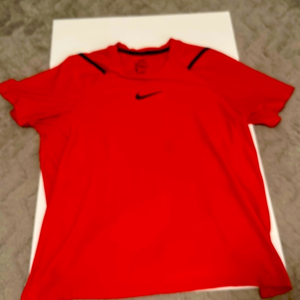 Nike pro workout shirt